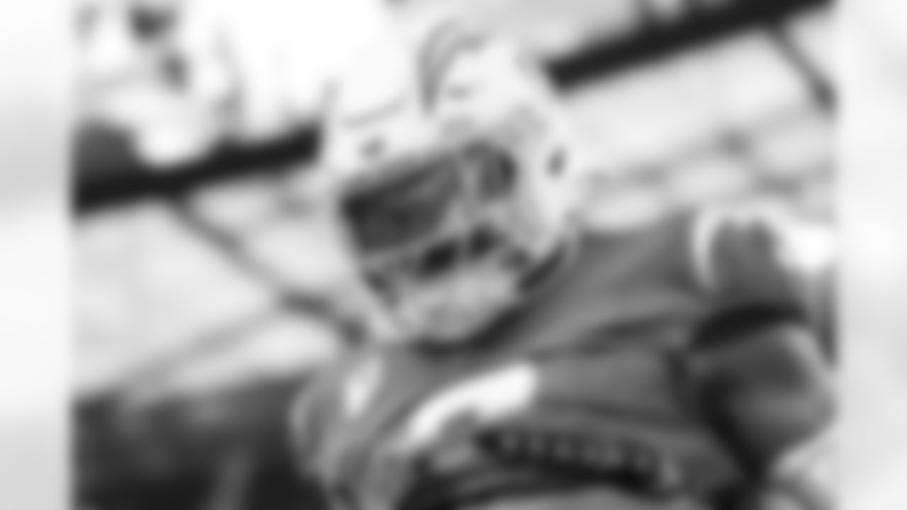 LB Daiyan Henley (0)