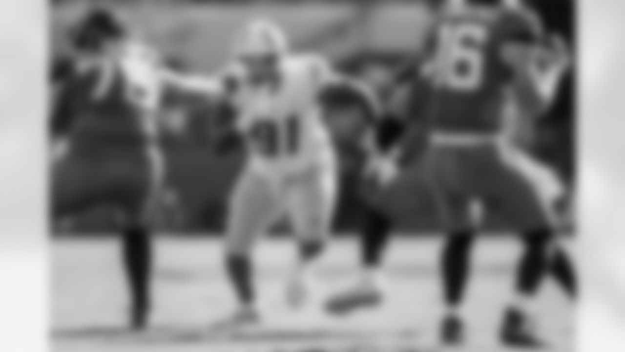 Take a look at the best photos of Chargers 2026 free agent Da'Shawn Hand