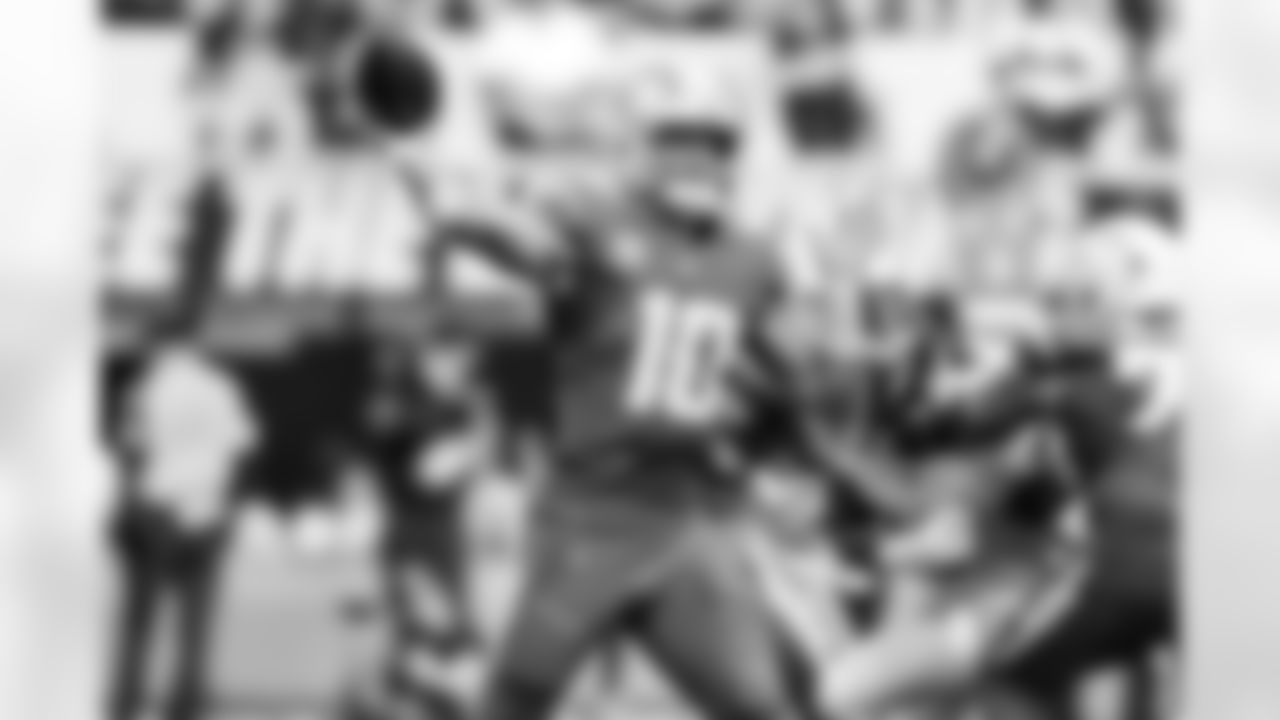 QB Justin Herbert (10)