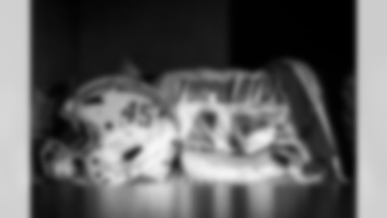 Check out the best shots from the Chargers Week 16 matchup against the Cowboys!