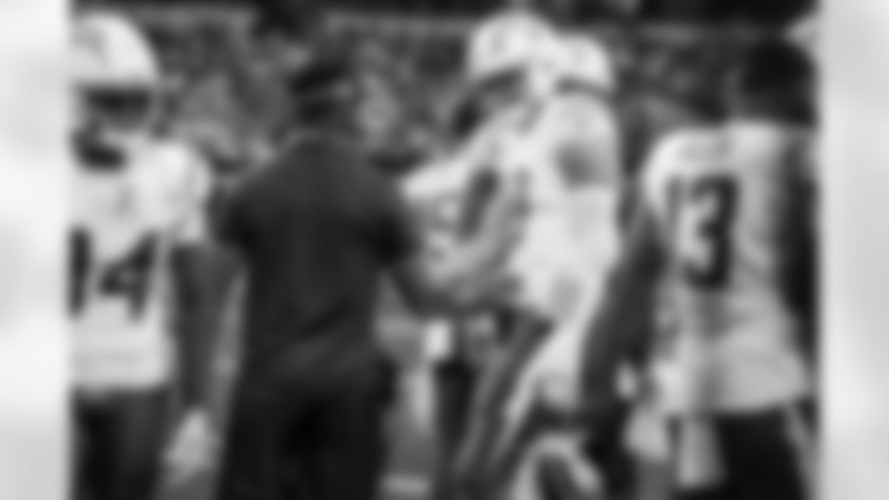 QB Justin Herbert (10)