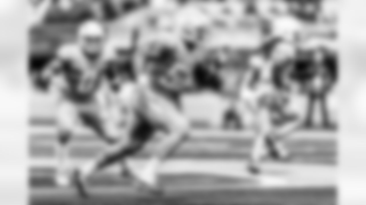 The Los Angeles Chargers play the Las Vegas Raiders on Sunday, September 8, 2024 at SoFi Stadium in Inglewood, CA.
[FINAL SCORE: LAC 22 - LV 10]