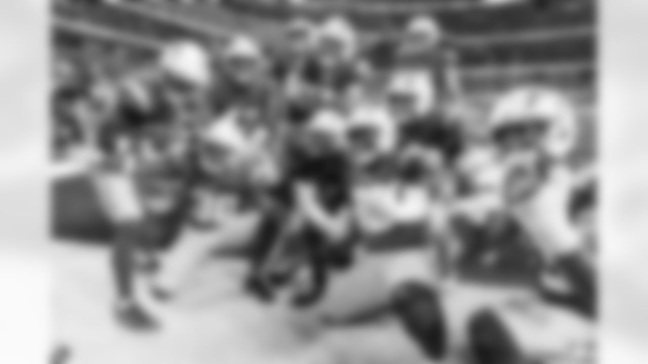 Check out the best shots from the Chargers Week 10 matchup against the Steelers!