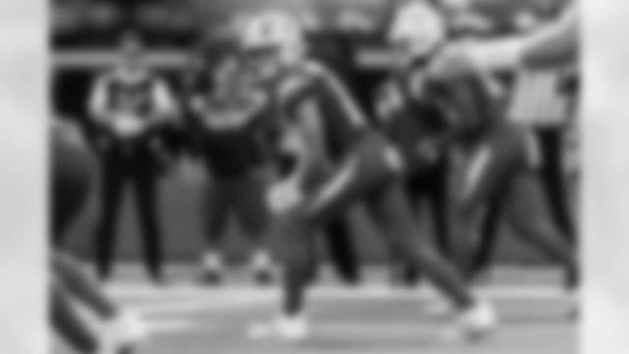 Check out the best shots from the Chargers Week 5 matchup against the Commanders!