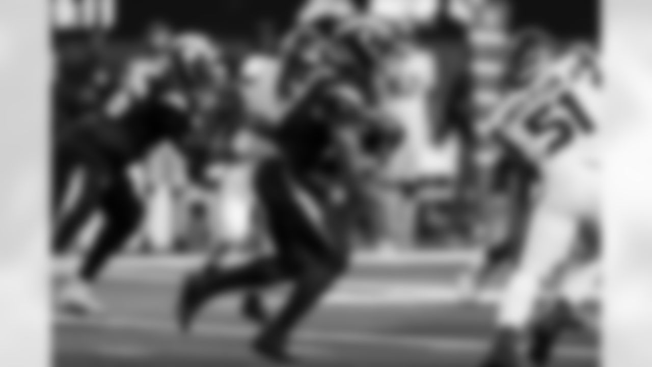 Check out the best shots from the Chargers Week 17 matchup against the Texans!