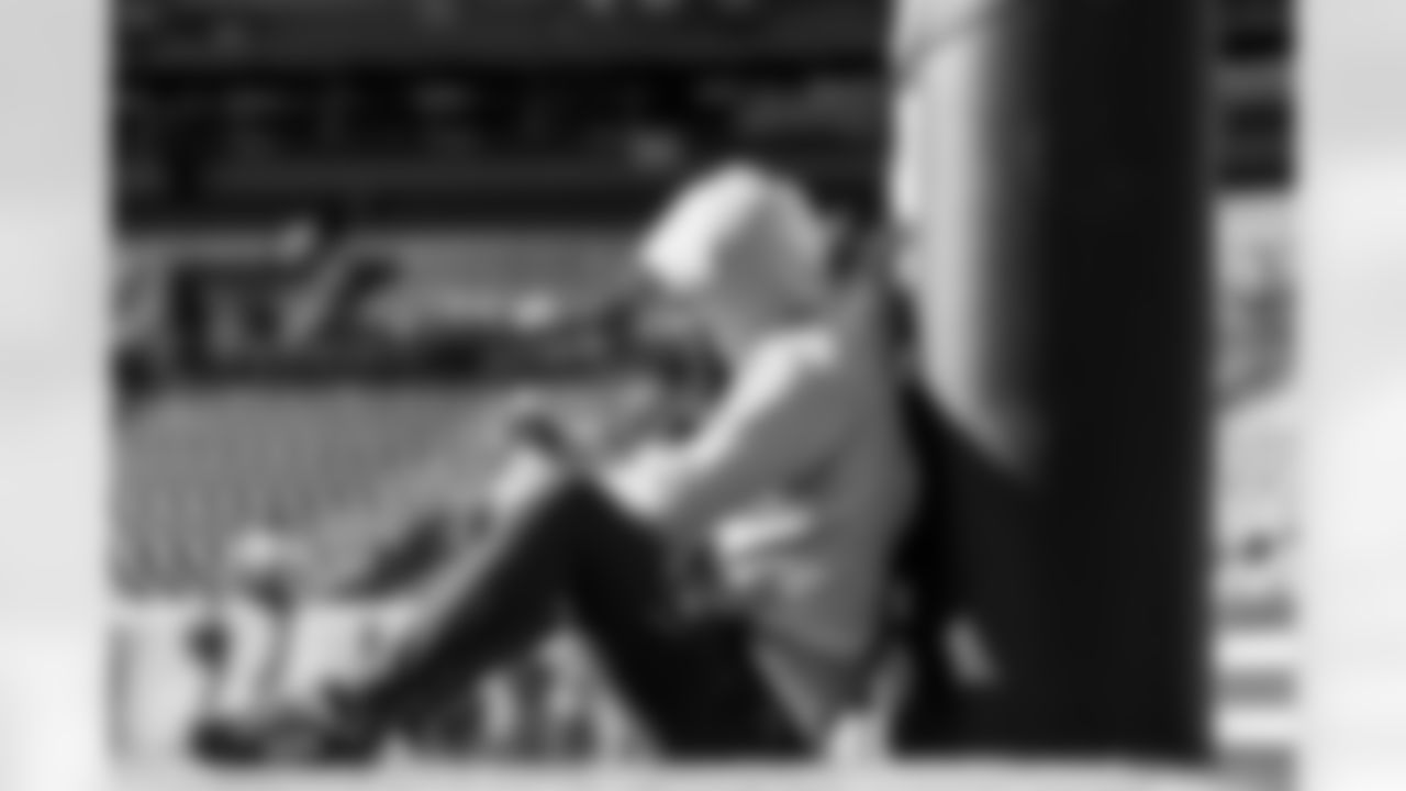 Check out the best shots from the Chargers Week 18 matchup against the Broncos!