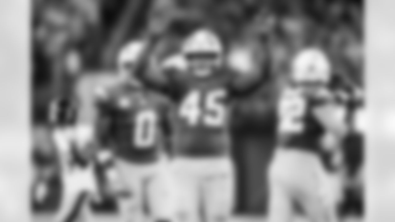 Check out the best shots from the Chargers Week 10 matchup against the Steelers!