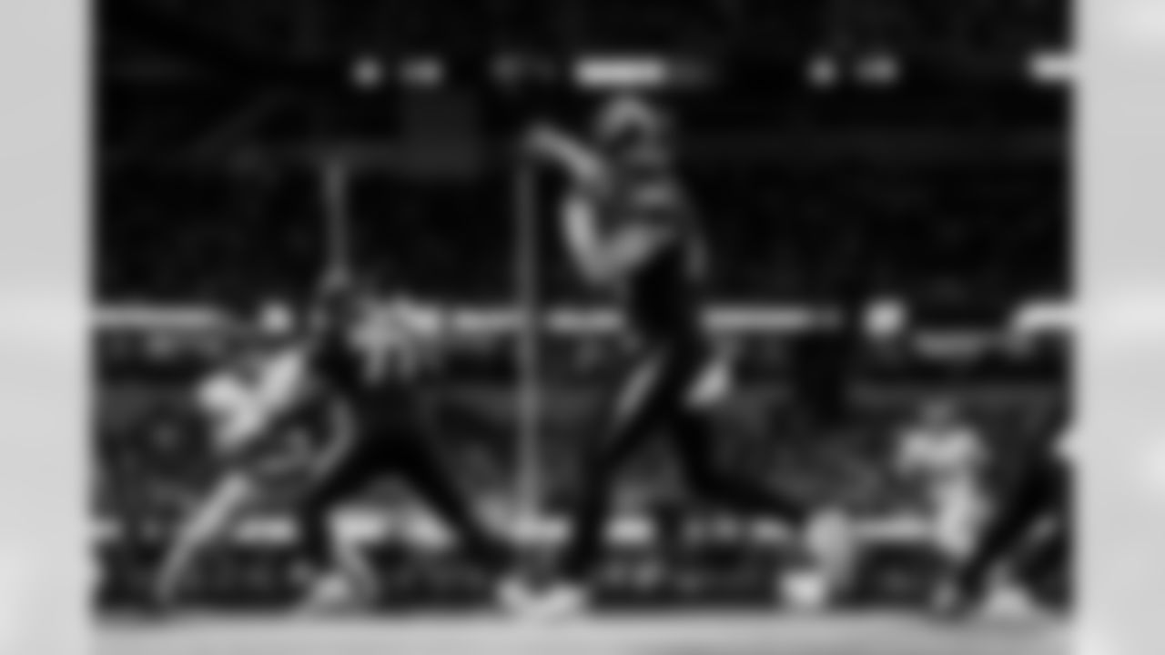 Chargers QB Justin Herbert (#10) in action during their Pro Bowl season.