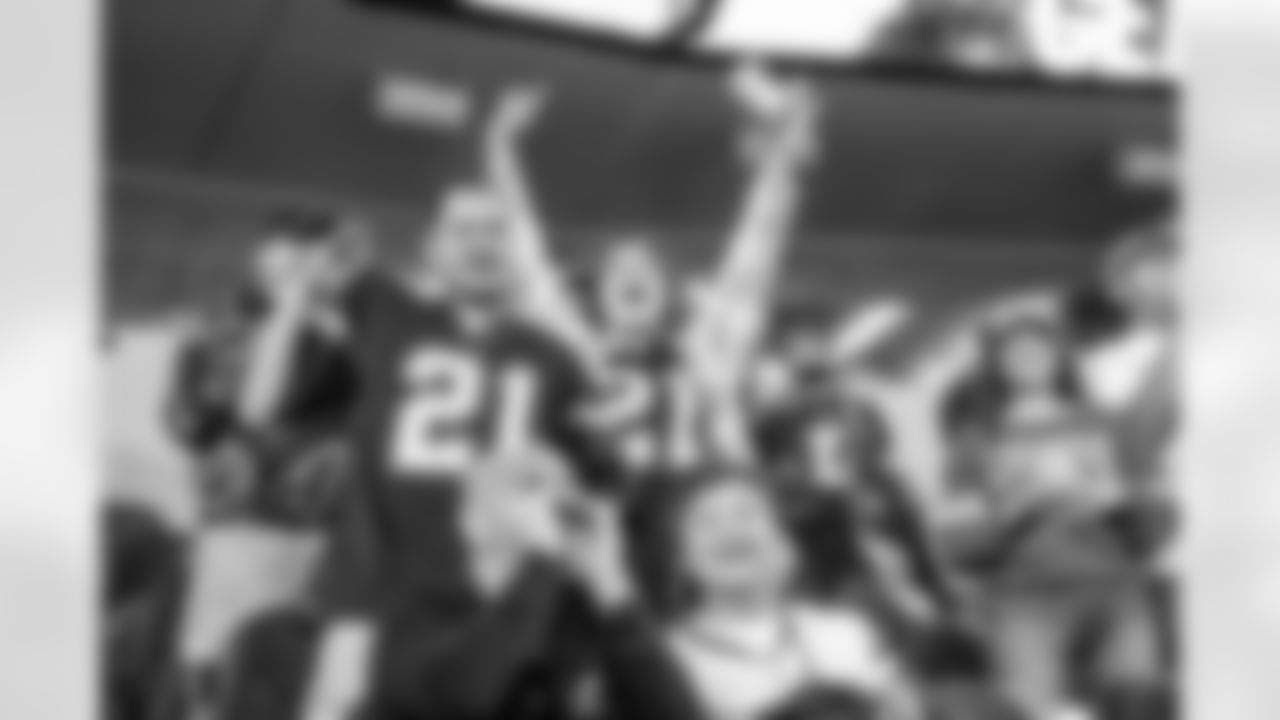 The Los Angeles Chargers play the Baltimore Ravens on Monday, November 25, 2024 at SoFi Stadium in Inglewood, CA.
[FINAL SCORE: BAL 30 - LAC 23]