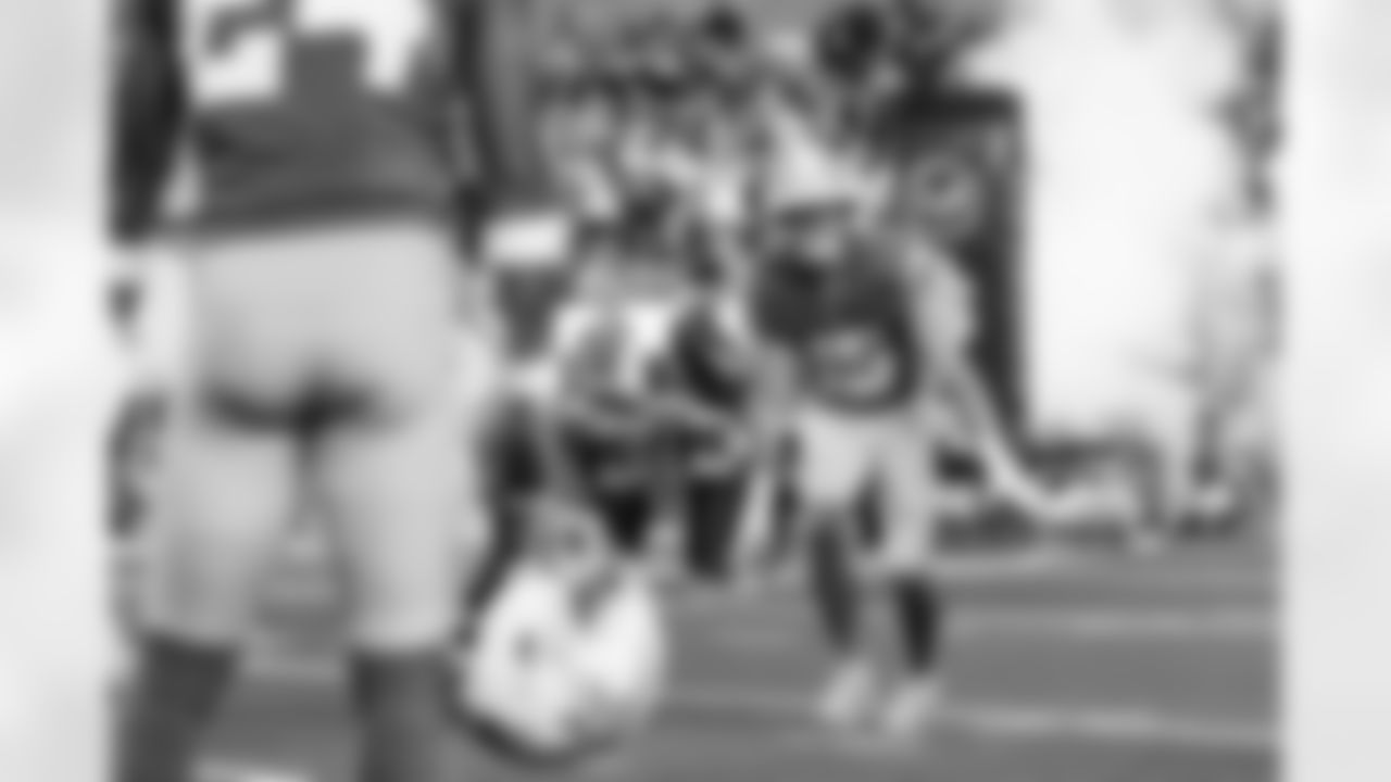 Check out the best shots from the Chargers Week 10 matchup against the Steelers!