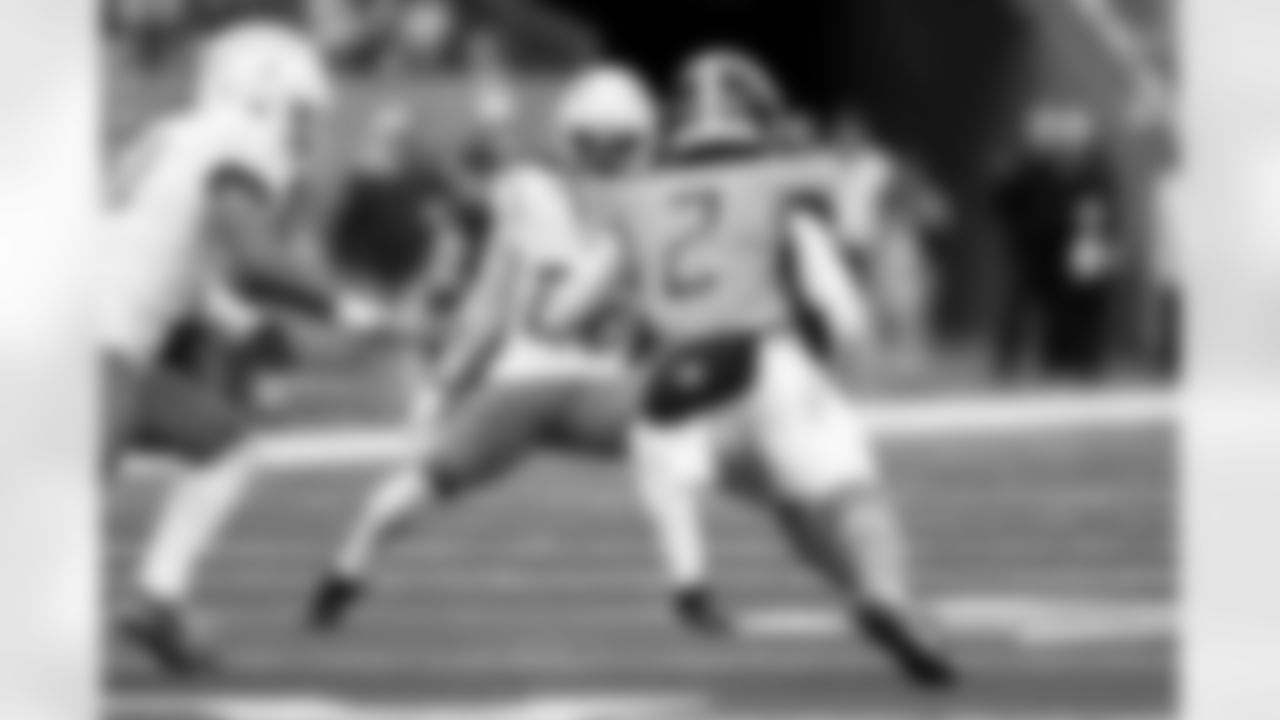 Check out the best shots from the Chargers Week 9 matchup against the Titans!