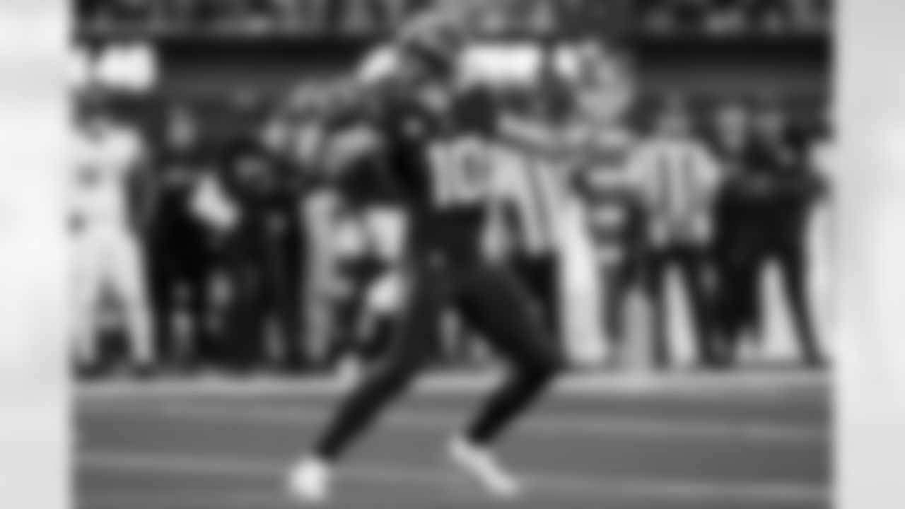 Check out the best shots from the Chargers Week 8 matchup against the Vikings!