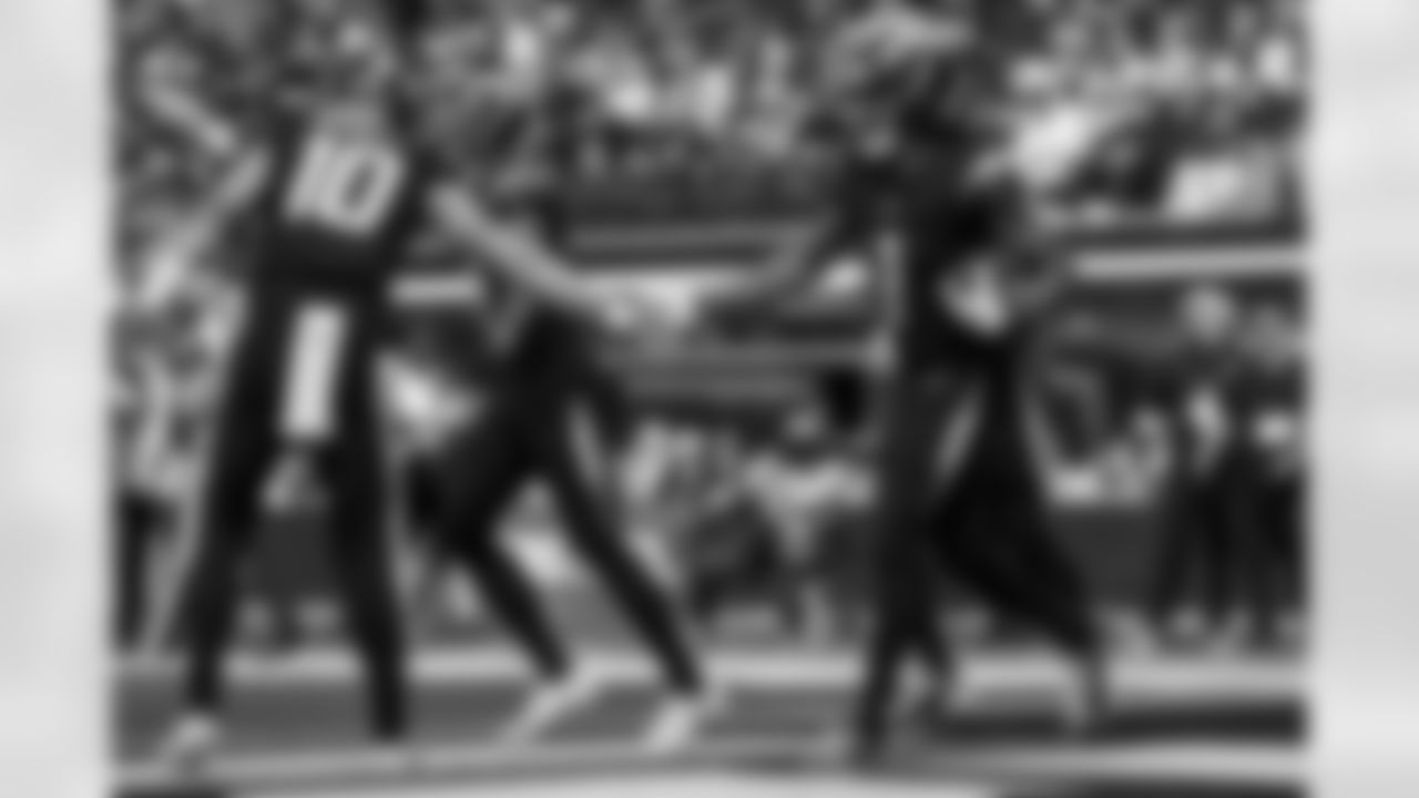 Take a look back at the best photos of Justin Herbert's 2025 campaign.