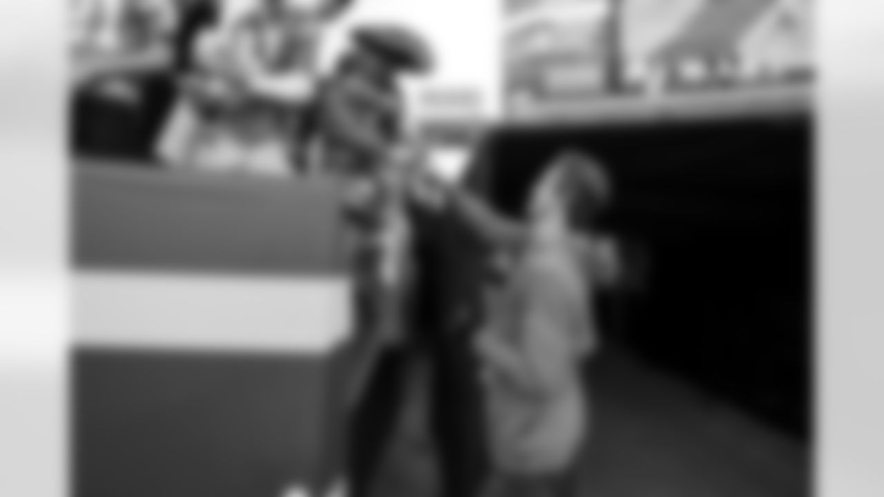 QB Justin Herbert (10)