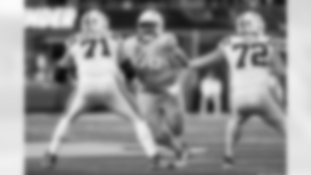 Check out the best shots from the Chargers Week 7 matchup against the Colts!