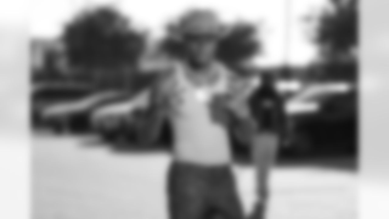 WR Dalevon Campbell (81)