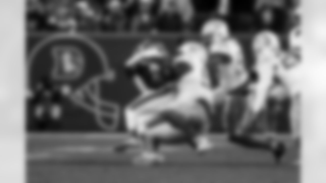 DL Otito Ogbonnia (93)