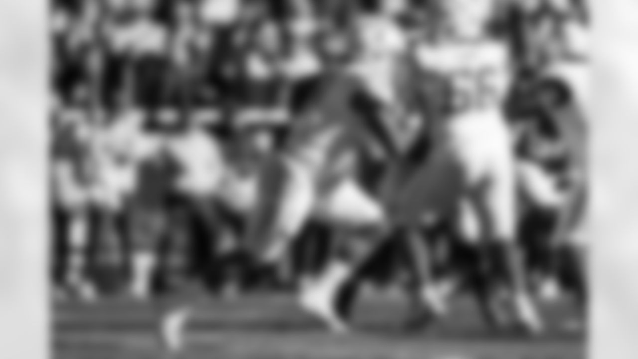 Check out the best shots from the Chargers Week 15 matchup against the Chiefs!