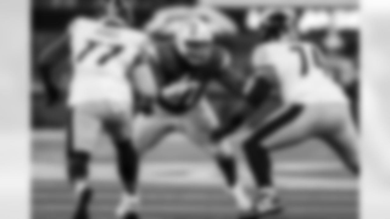 DL Da'Shawn Hand (91)