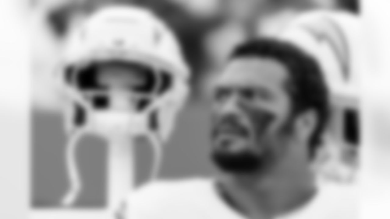 Check out the best shots from the Chargers Week 9 matchup against the Titans!