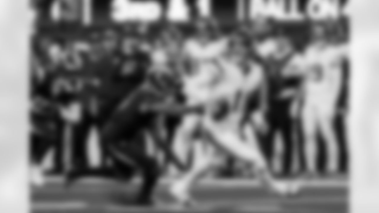 Check out the best shots from the Chargers Week 8 matchup against the Vikings!