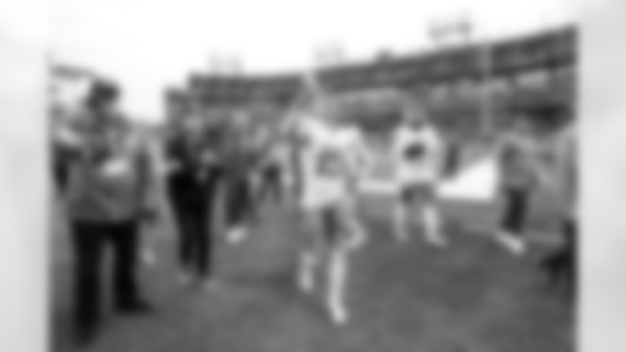 WR Ladd McConkey (15)