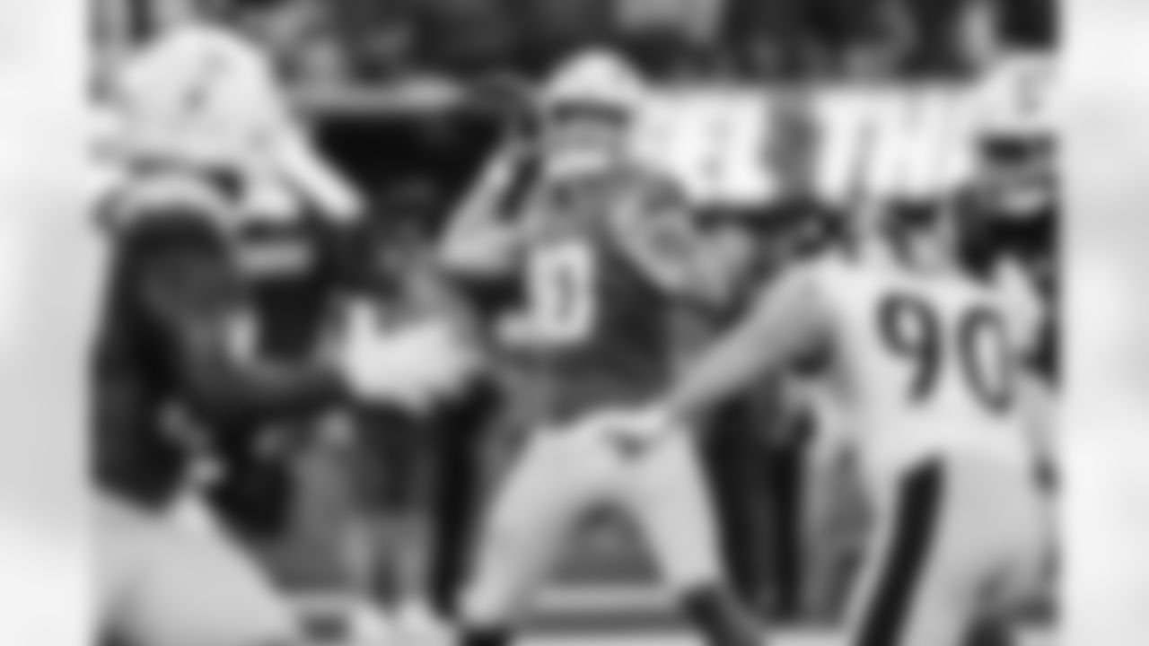 QB Justin Herbert (10)