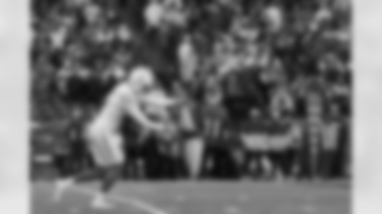 The Los Angeles Chargers play the New England Patriots on Sunday, December 3, 2023 at Gillette Stadium in Foxborough, MA.
[FINAL SCORE: LAC 6 - NE 0]