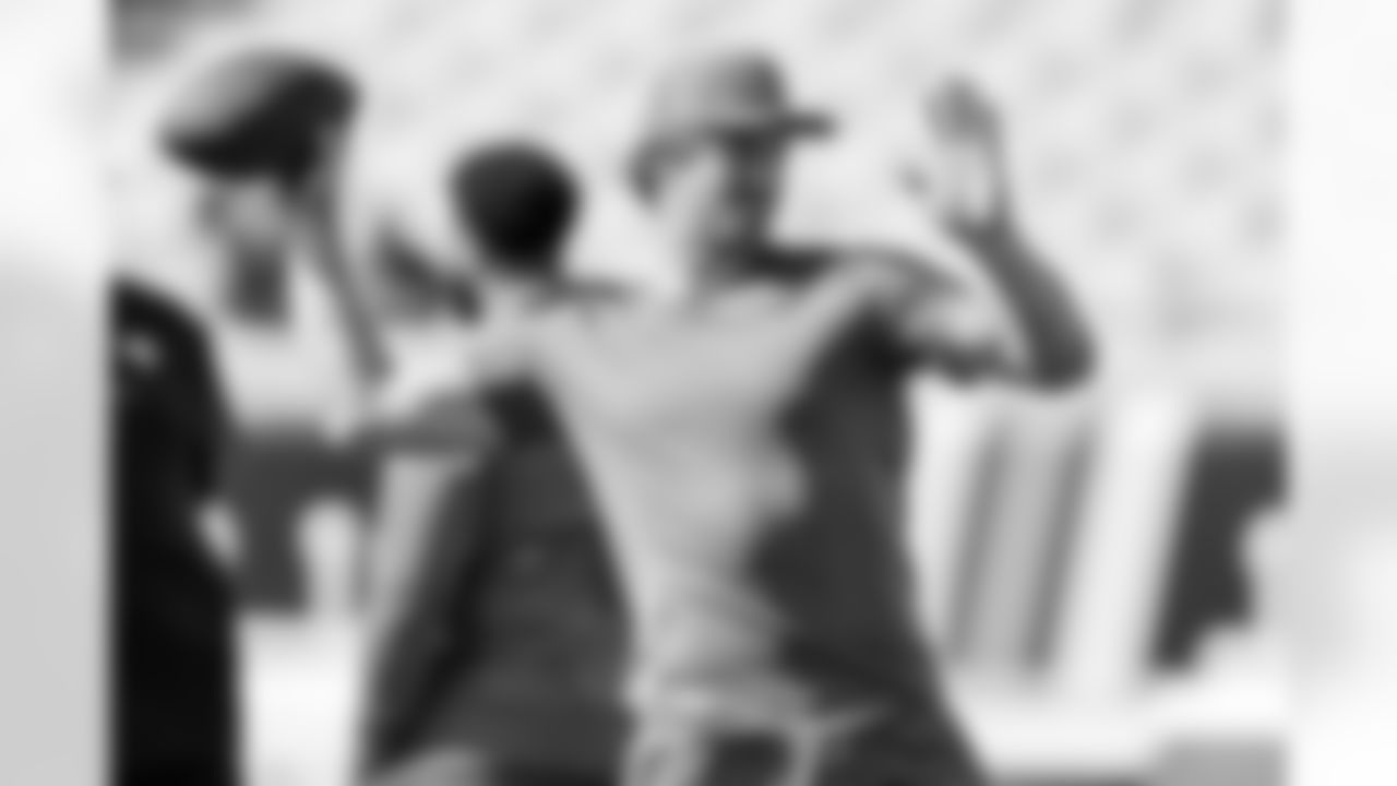 QB Justin Herbert (10)