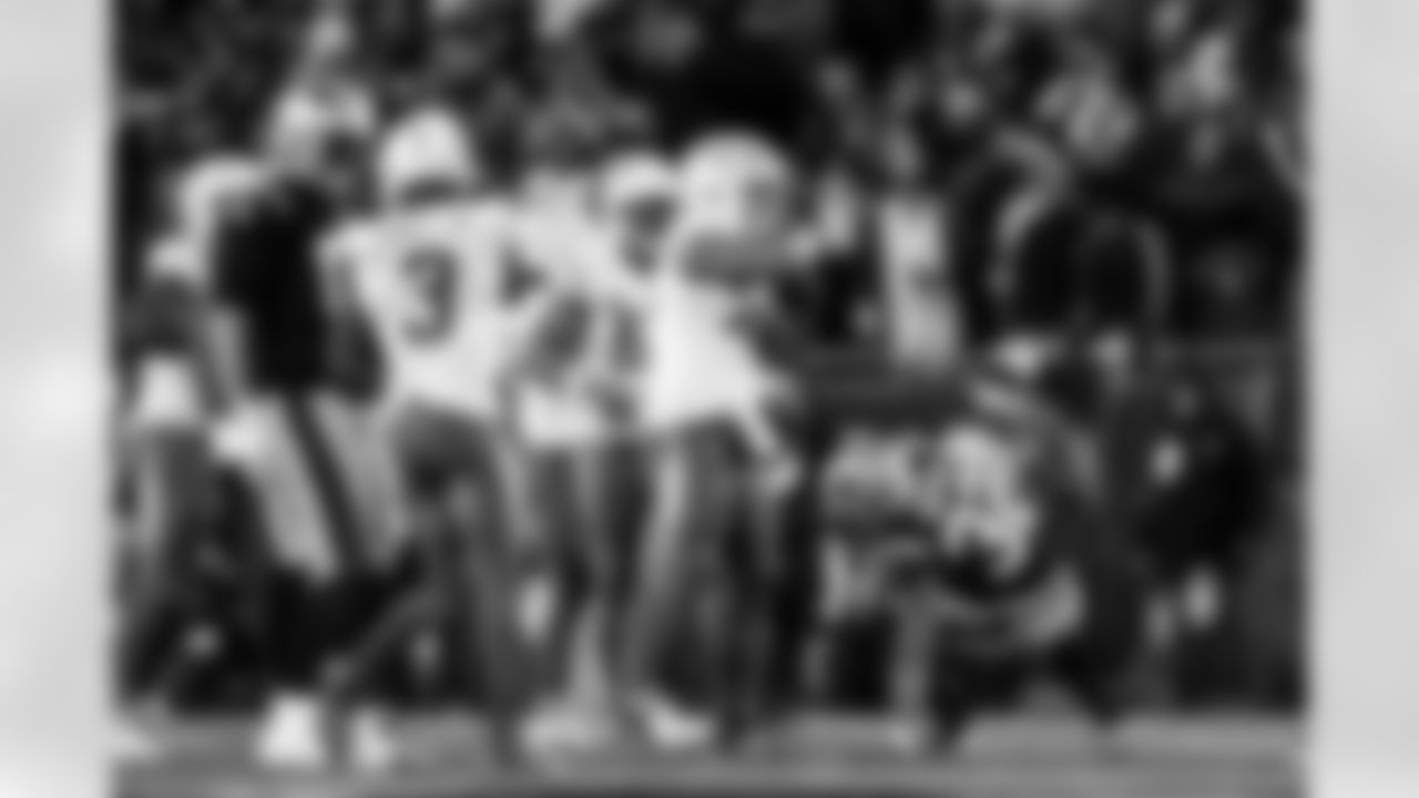 OLB Tuli Tuipulotu (45)