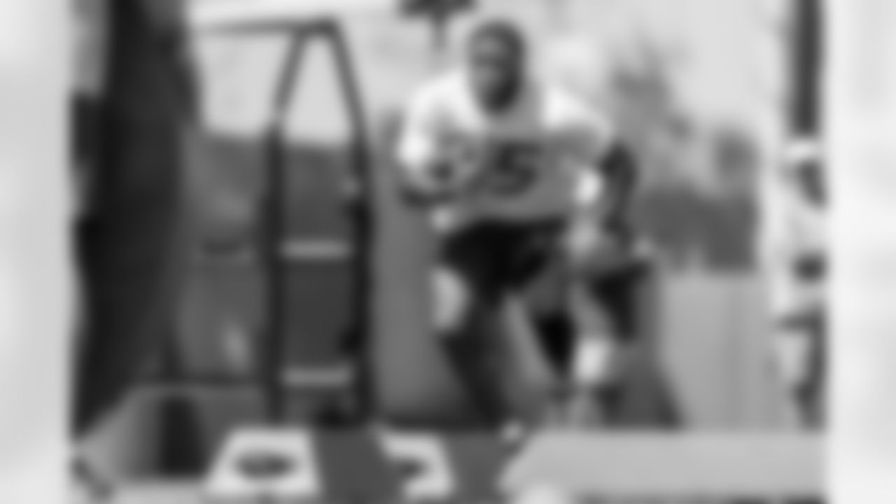 Los Angeles Chargers players participate in Phase 2 of the offseason program on Tuesday, May 20, 2025 at The Bolt in El Segundo, CA.