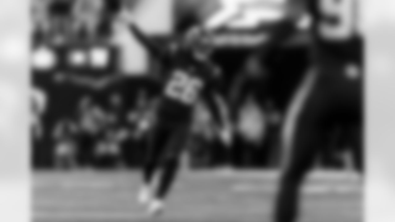 Check out the best shots from the Chargers Week 17 matchup against the Texans!