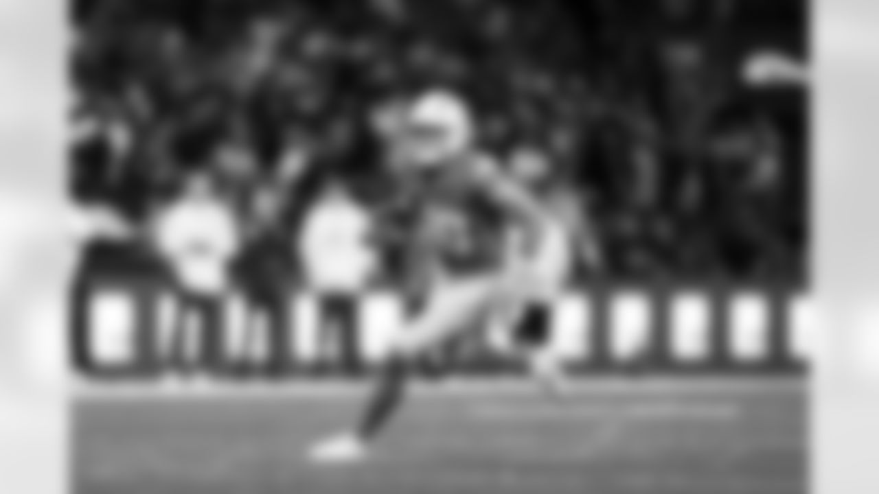 QB Justin Herbert (10)