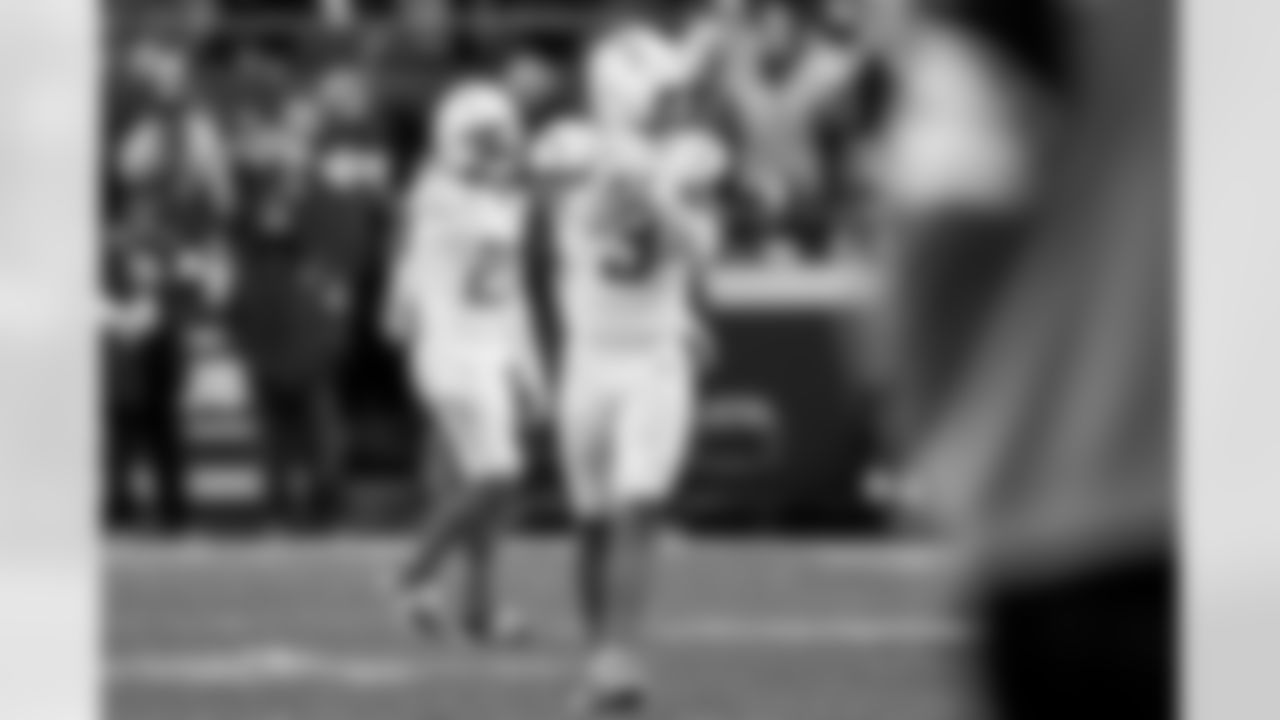 Check out the best shots from the Chargers Week 15 matchup against the Chiefs!