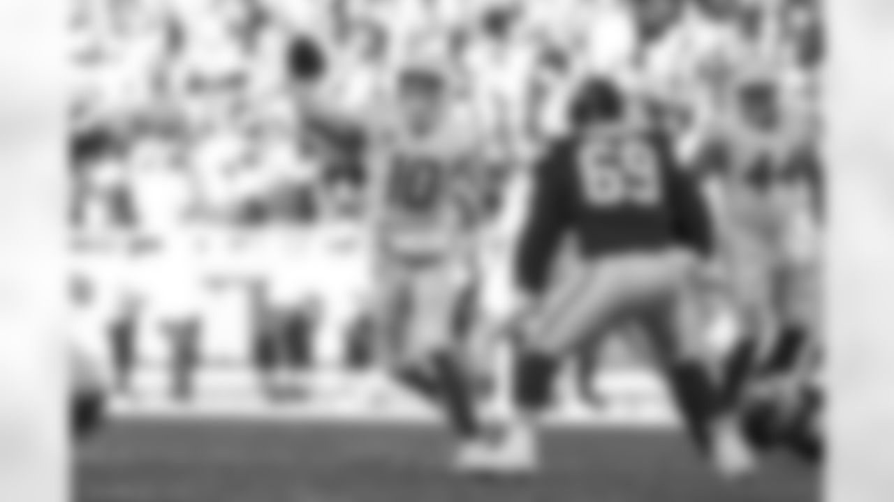 Check out the best shots from the Chargers Week 15 matchup against the Chiefs!