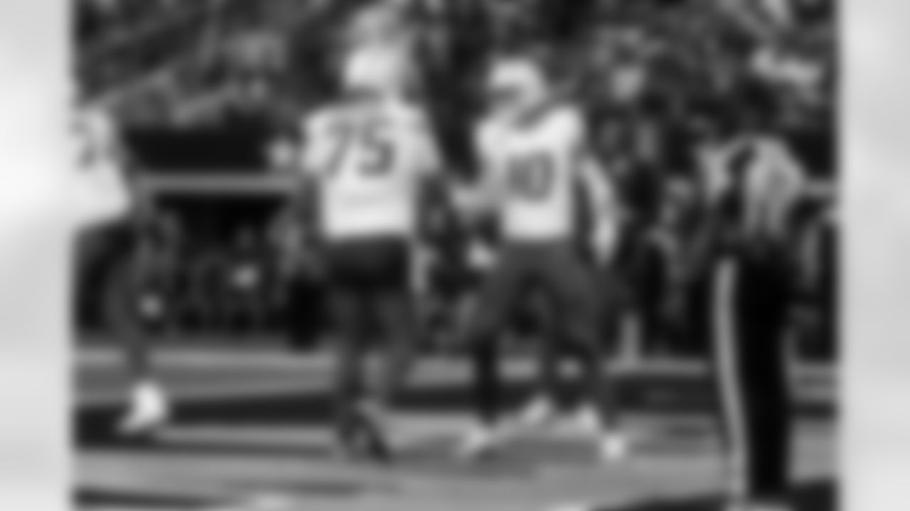 Take a look back at the best photos of Justin Herbert's 2025 campaign.