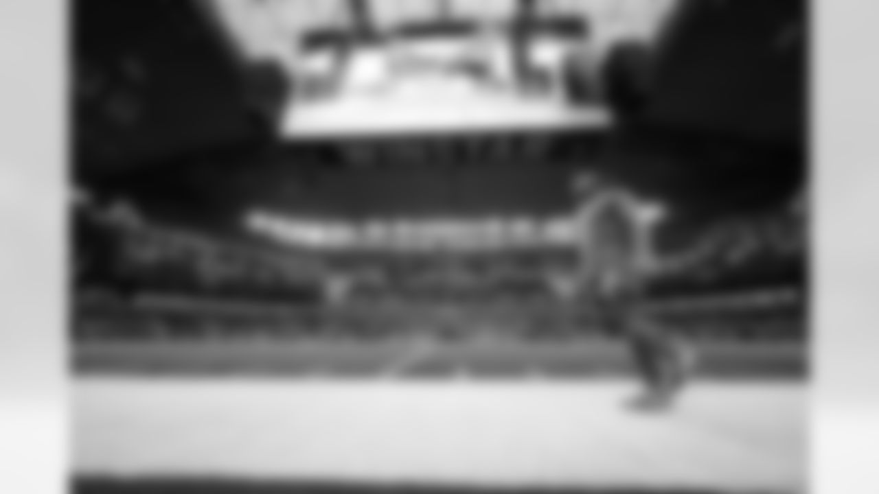 DL Da'Shawn Hand (91)