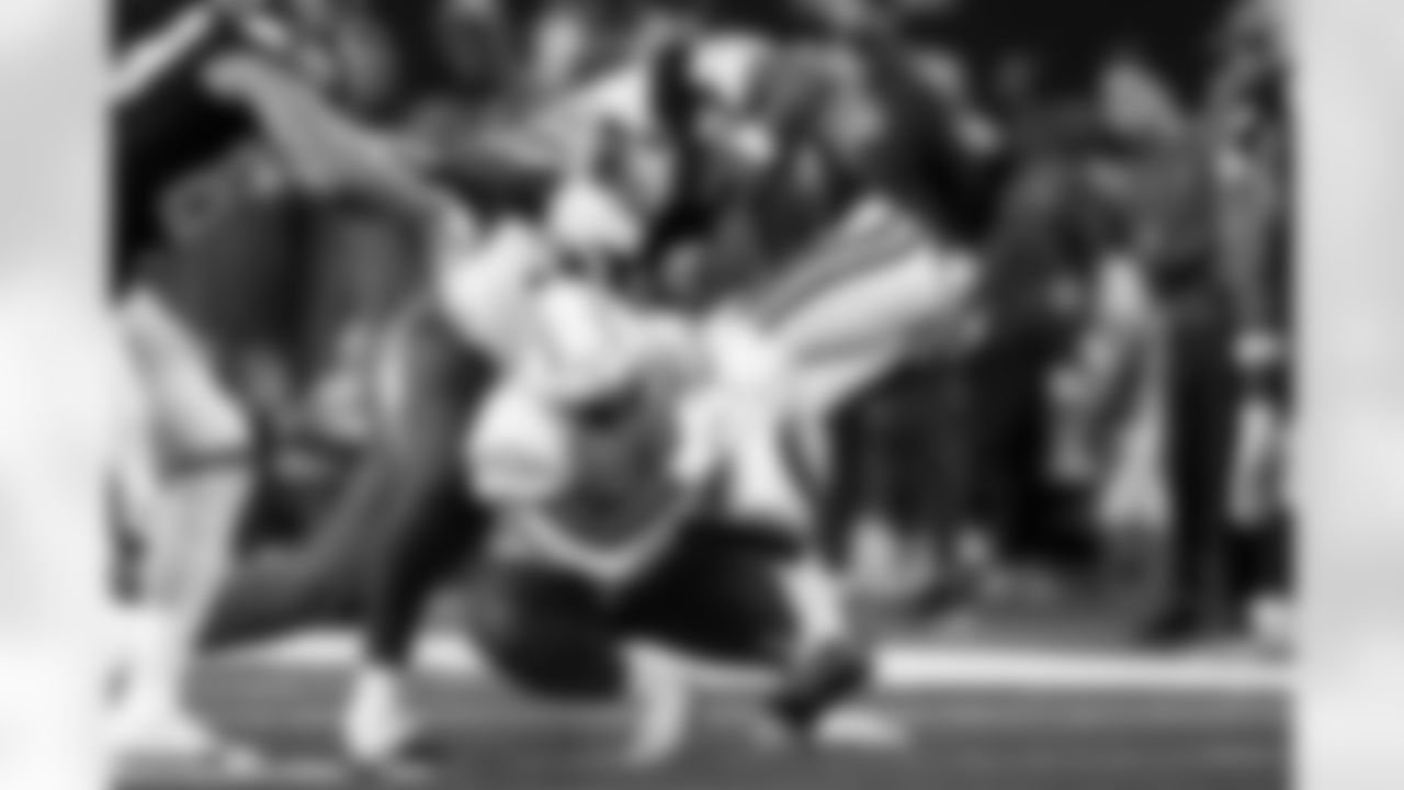 Check out the best shots from the Chargers Week 16 matchup against the Cowboys!