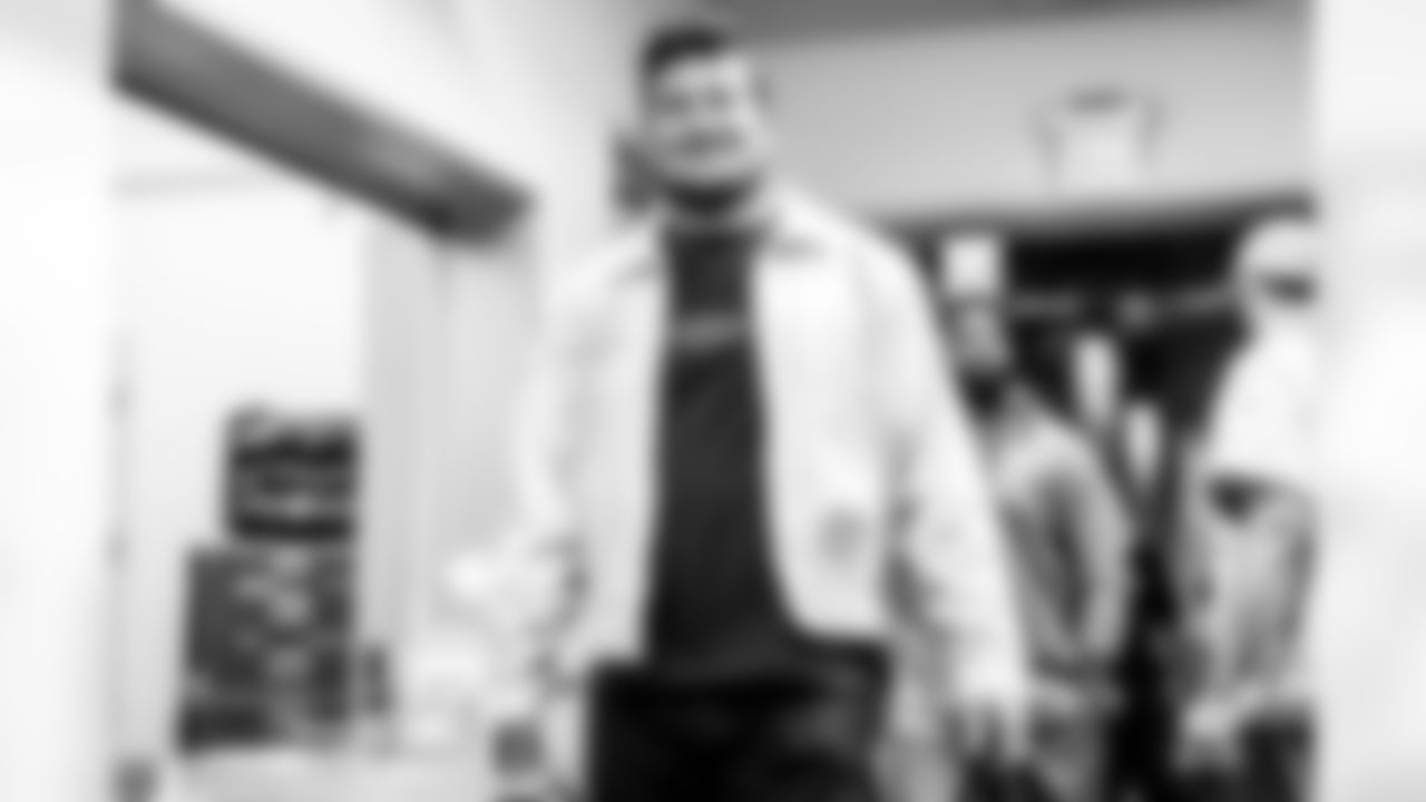 OL Foster Sarell (67)