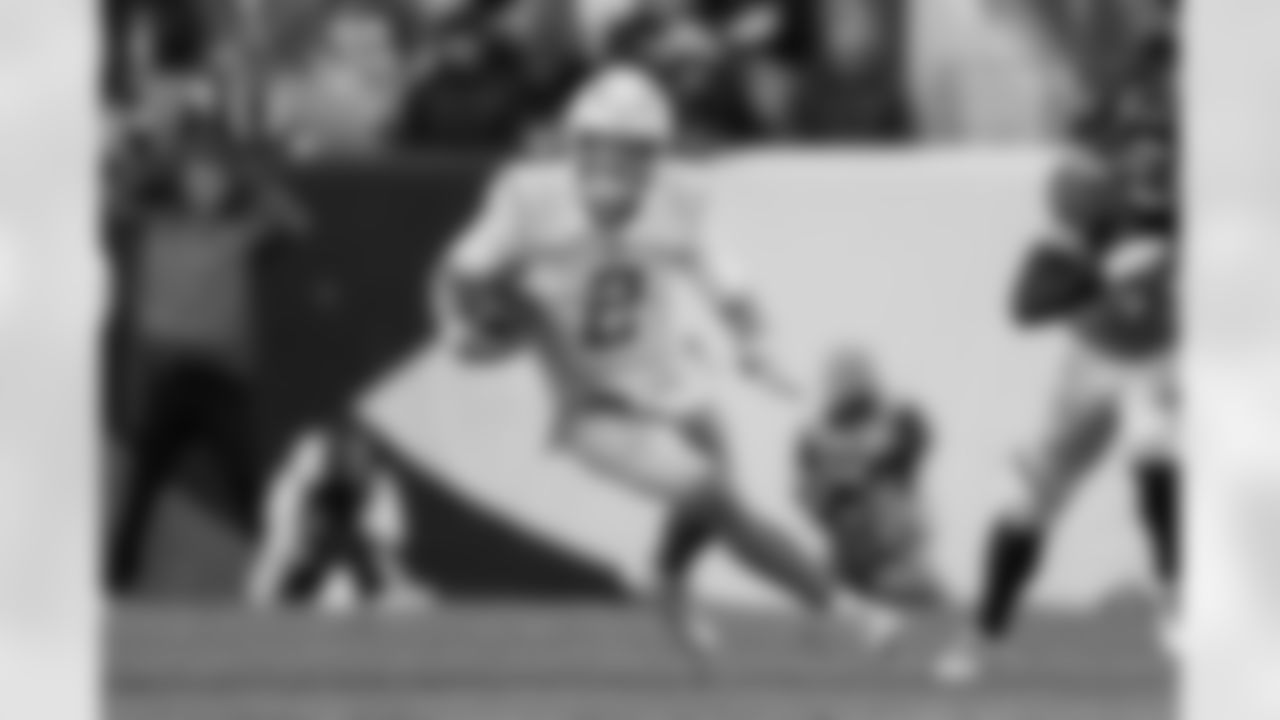 The Los Angeles Chargers play the Denver Broncos on Sunday, December 31, 2023 at Empower Field at Mile High in Denver, CO.
[FINAL SCORE: DEN 16 - LAC 9]