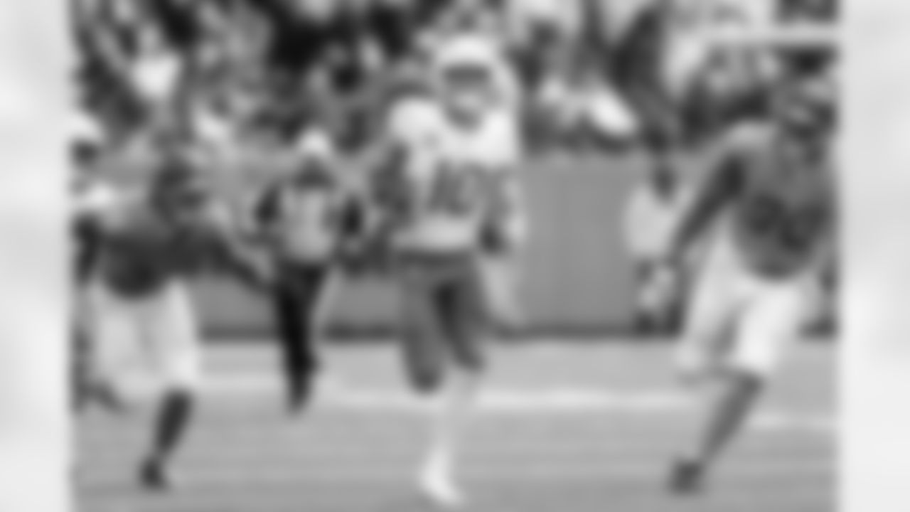 QB Justin Herbert (10)