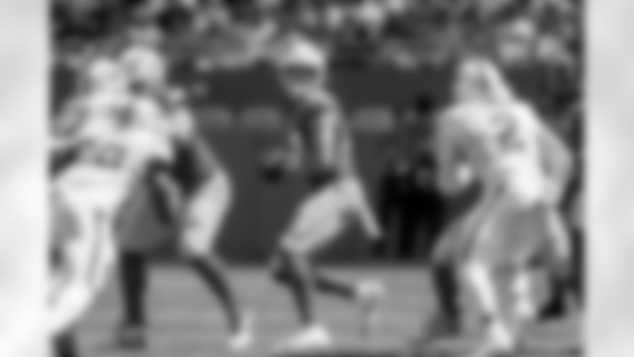 Check out the best shots from the Chargers Week 6 matchup against the Dolphins!