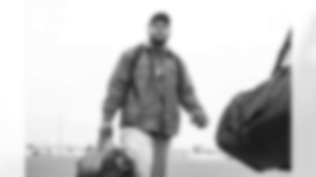 OLB Tuli Tuipulotu (45)