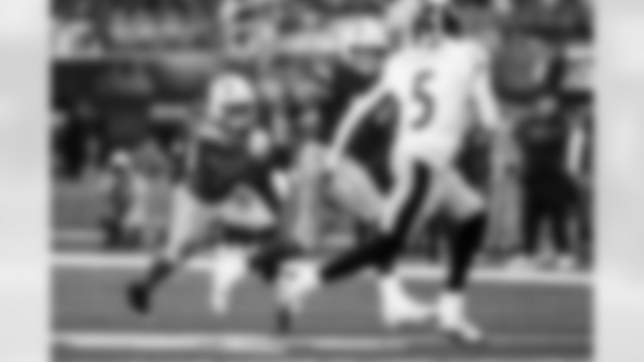 Check out the best shots from the Chargers Week 10 matchup against the Steelers!