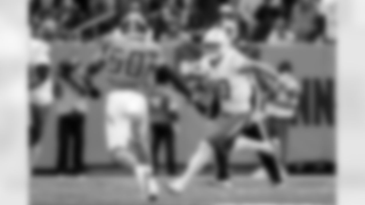 Check out the best shots from the Chargers Week 9 matchup against the Titans!