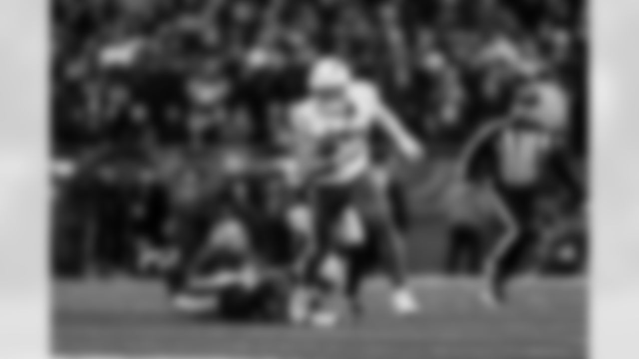 QB Justin Herbert (10)