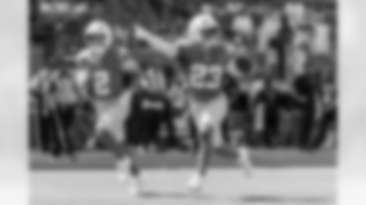Check out the best shots from the Chargers Week 6 matchup against the Dolphins!
