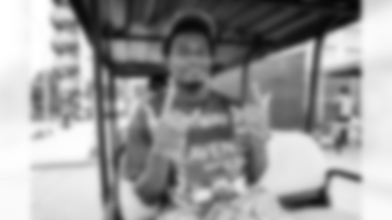 WR Derius Davis (12)