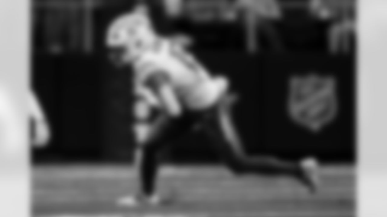 Check out the best shots from the Chargers Week 16 matchup against the Cowboys!