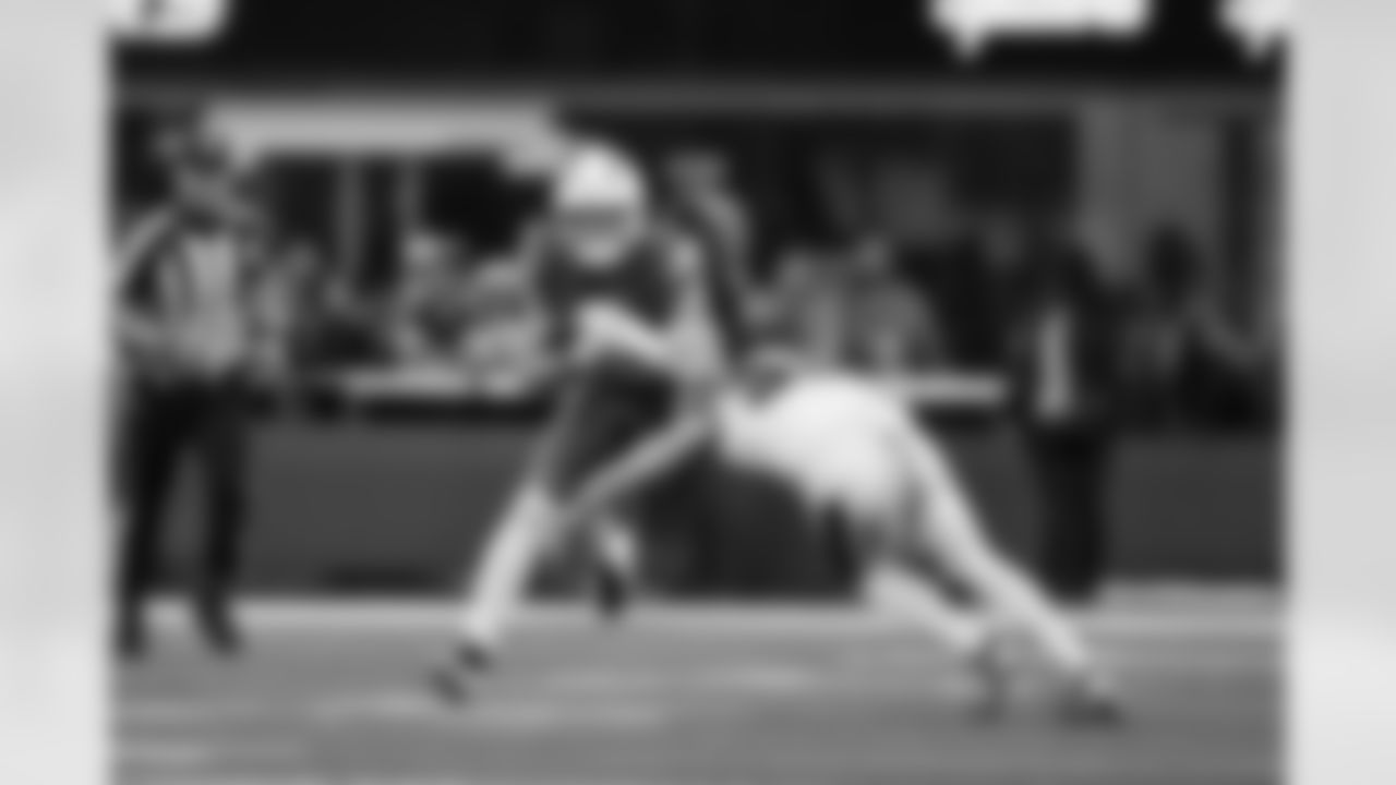 QB Justin Herbert (10)